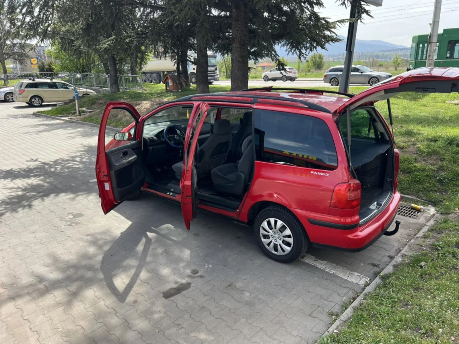 VW Sharan 6 + 1, 116к.с. , Много запазена - изображение 3
