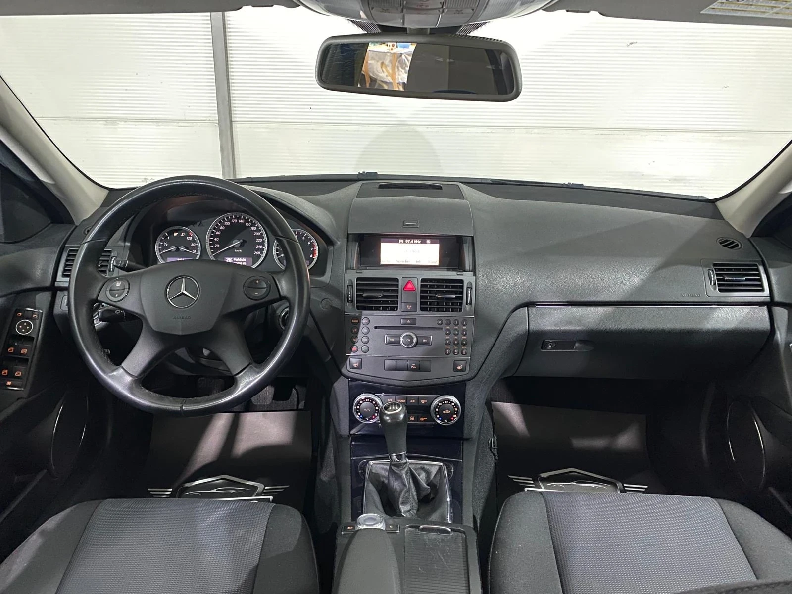 Mercedes-Benz C 180  - изображение 8