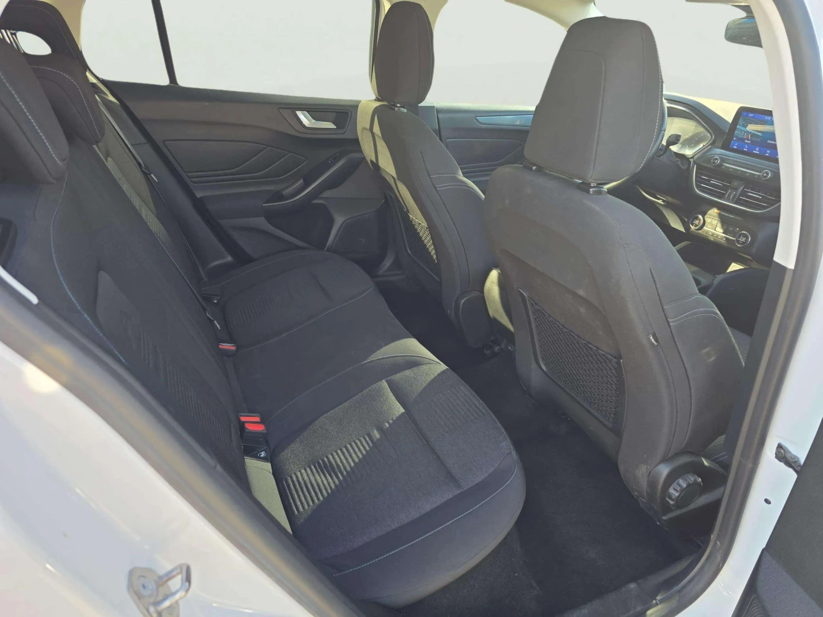 Ford Focus 1.0 EcoBoost - изображение 10