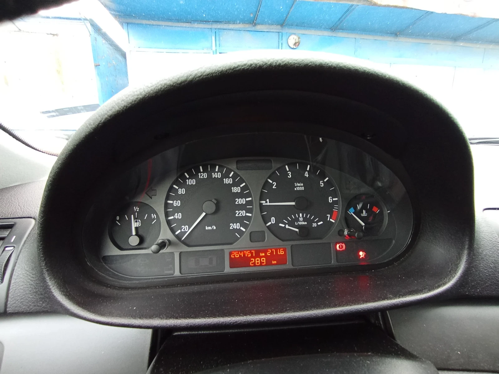 BMW 320 I - изображение 9