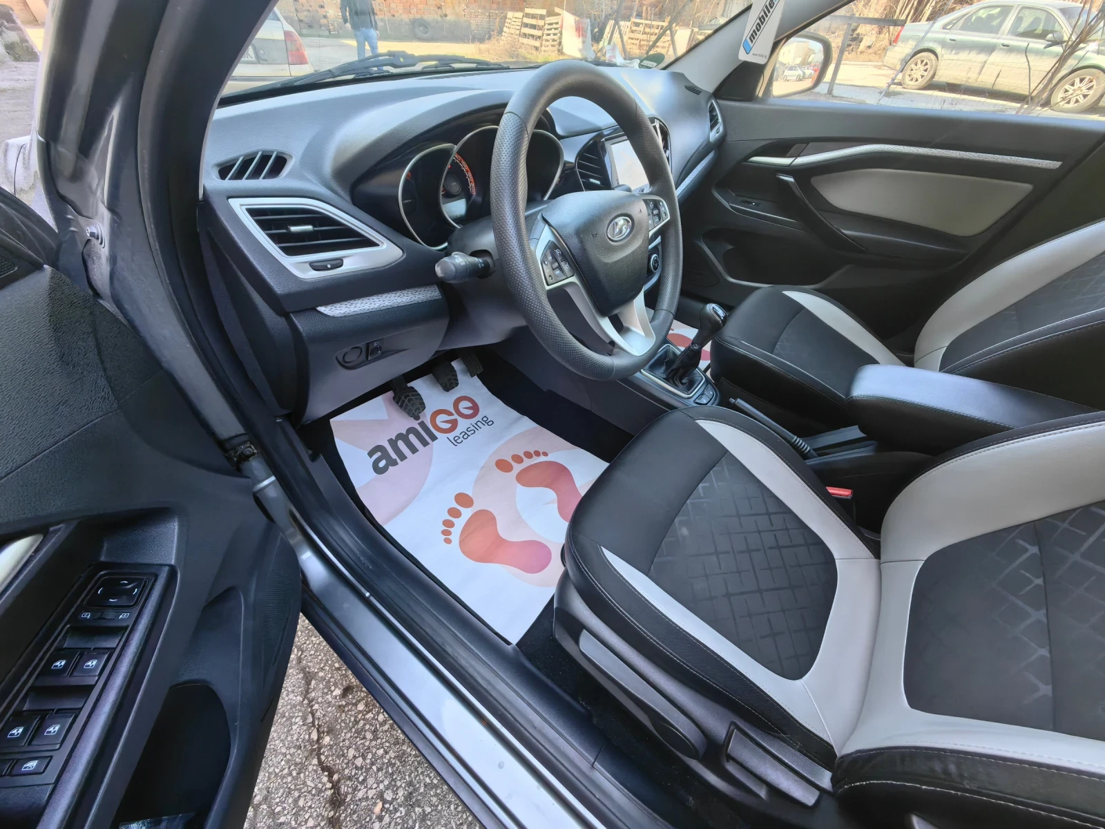 Lada Vesta CROSS 1.6 Бензин 102 кс, Евро 6, Топ състояние , снимка 15 - Автомобили и джипове - 53540126