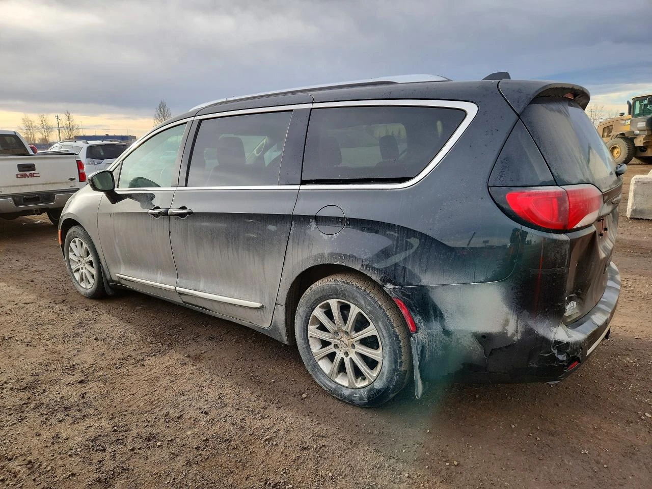 Chrysler Pacifica 3.6l Touring L Plus, снимка 2 - Автомобили и джипове - 53831570