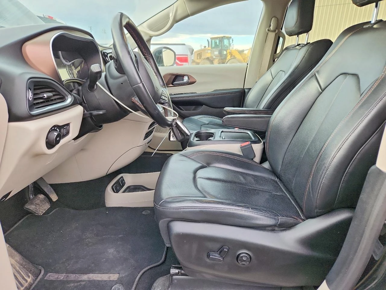 Chrysler Pacifica 3.6l Touring L Plus, снимка 7 - Автомобили и джипове - 53831570