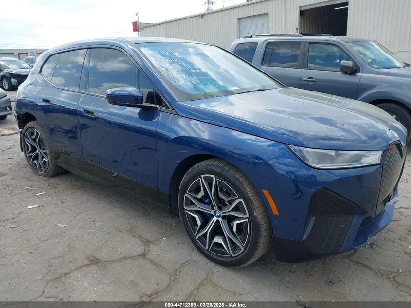 BMW iX xDrive50, снимка 2 - Автомобили и джипове - 54509031