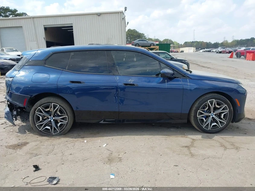 BMW iX xDrive50, снимка 13 - Автомобили и джипове - 54509031