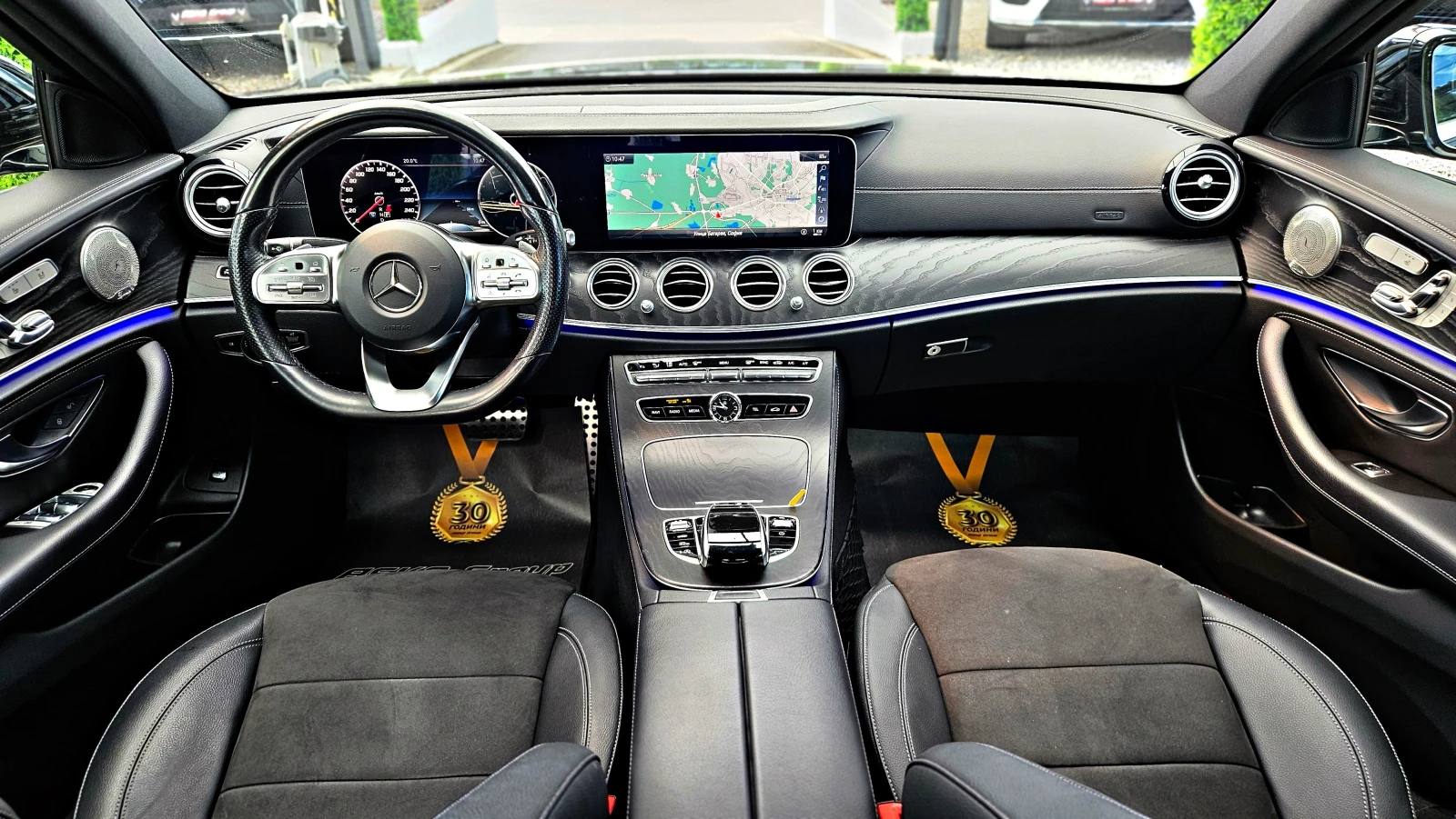 Mercedes-Benz E 400 AMG/4MAT/GERMANY/DIGITAL/DISTR/360CAM/ПОДГРЕВ/LIZI, снимка 8 - Автомобили и джипове - 54563287