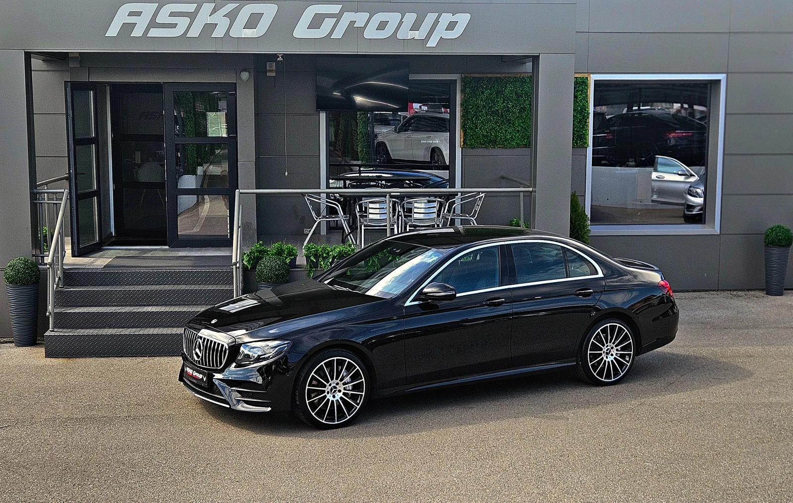 Mercedes-Benz E 400 AMG/4MAT/GERMANY/DIGITAL/DISTR/360CAM/ПОДГРЕВ/LIZI, снимка 17 - Автомобили и джипове - 54563287