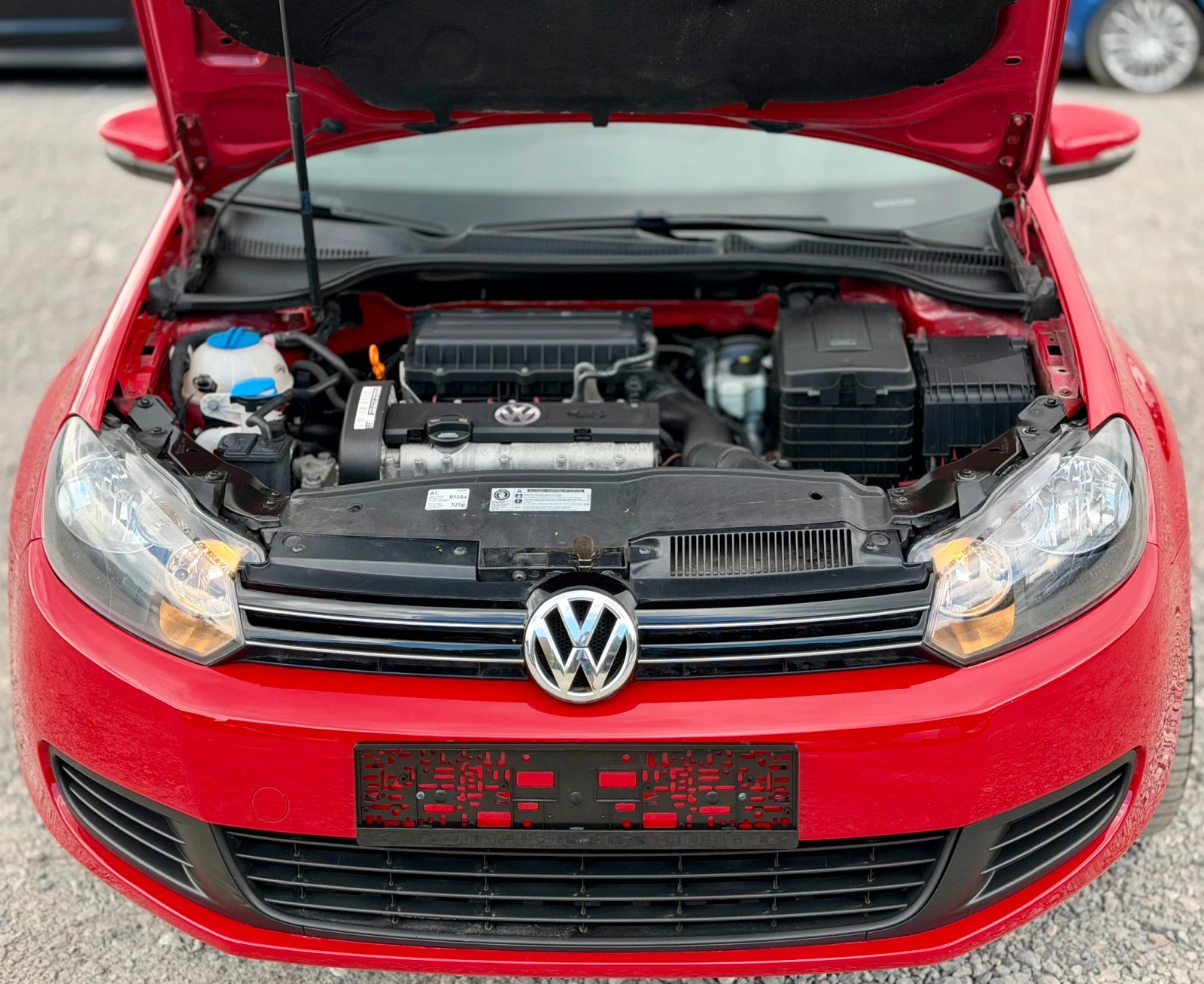 VW Golf 1.4i 80к.с * Климатик* * Стария мотор* , снимка 17 - Автомобили и джипове - 54588271
