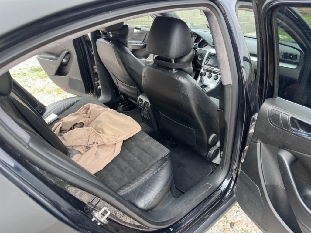 VW Passat 2.0TDI, снимка 9 - Автомобили и джипове - 54635120