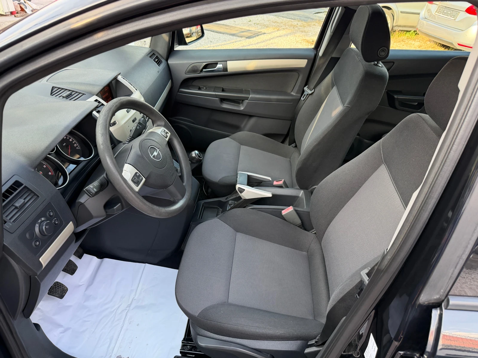 Opel Zafira FACE, снимка 10 - Автомобили и джипове - 54751489
