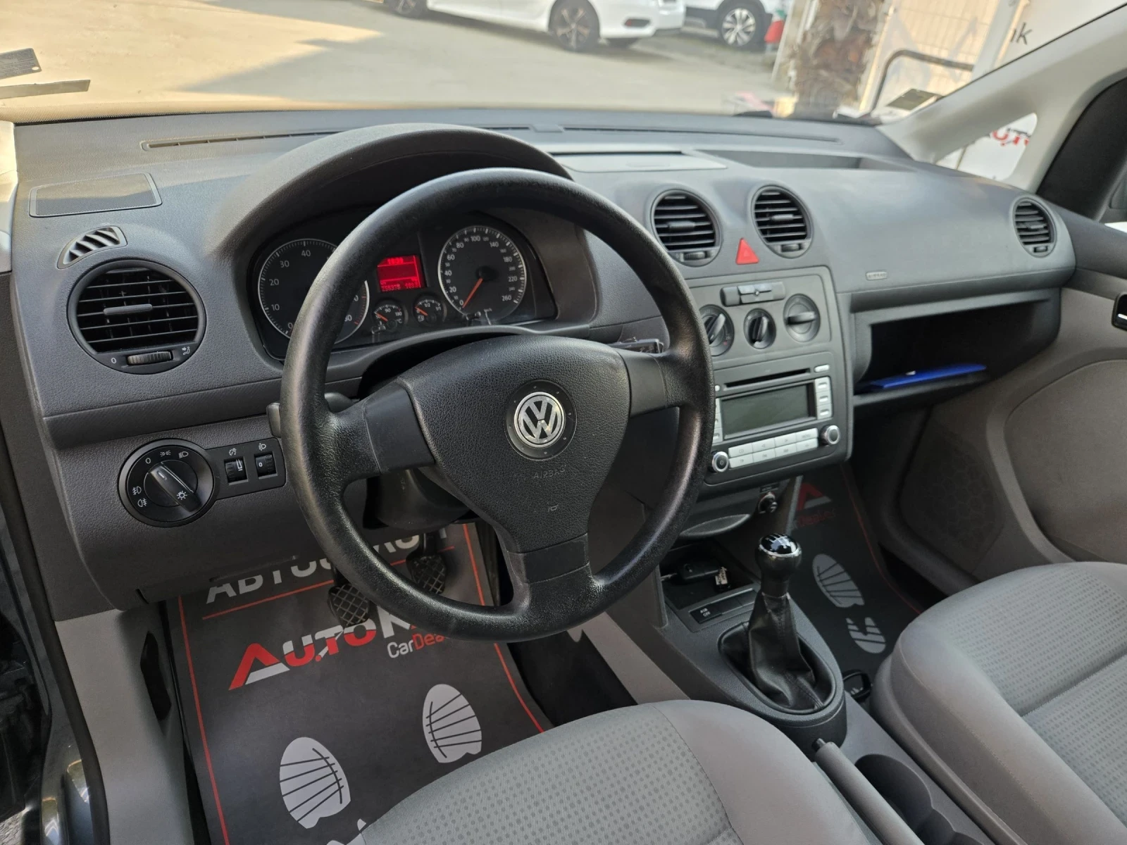 VW Caddy 2.0i-109кс= ФАБРИЧЕН МЕТАН= КЛИМАТРОНИК= ПЪТНИЧЕСК, снимка 8 - Автомобили и джипове - 54824698