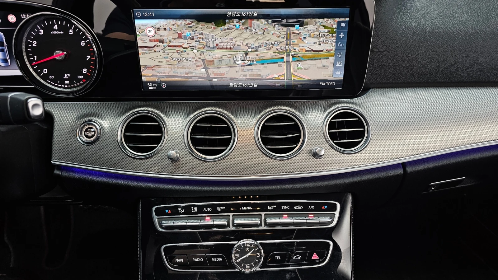 Mercedes-Benz E 300 E300 AMG Line | Panorama | Burmester | 360 Camera | Mobile.bg � ����������� 6