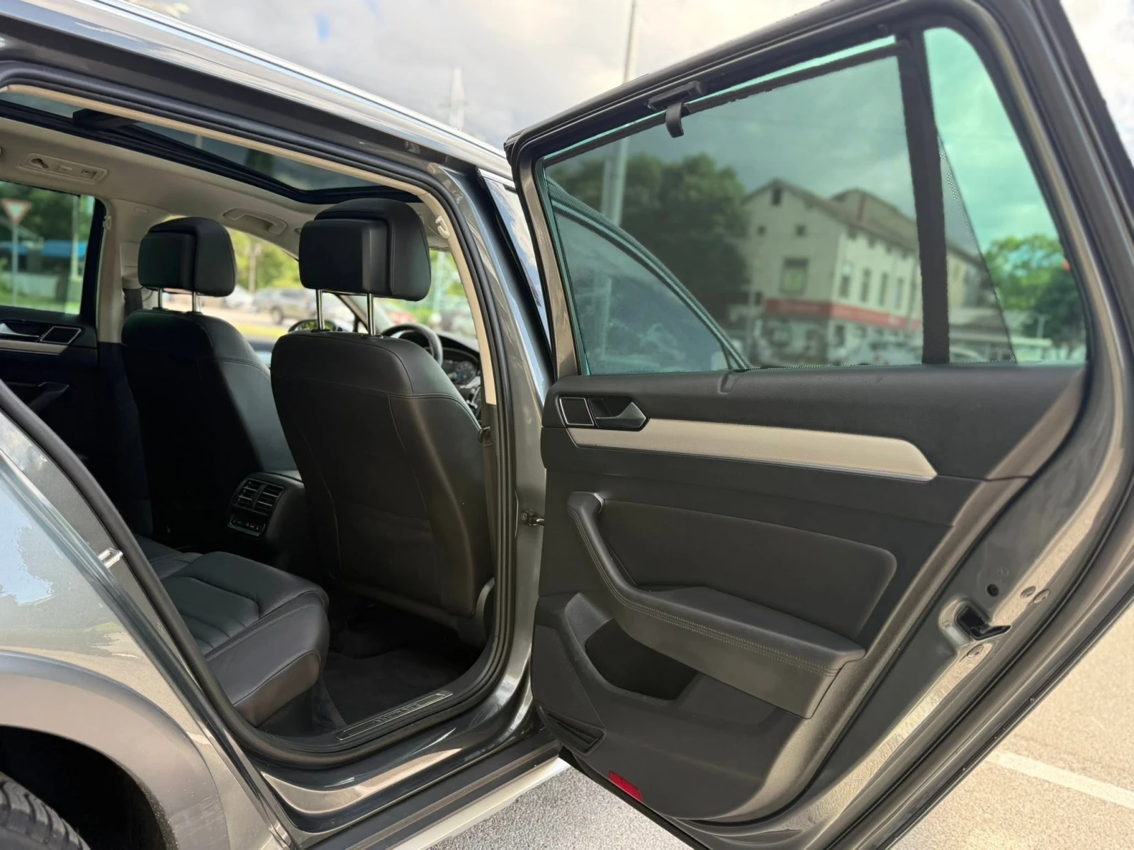 VW Passat 2.0 TSI CH 4x4 | Mobile.bg � ����������� 12