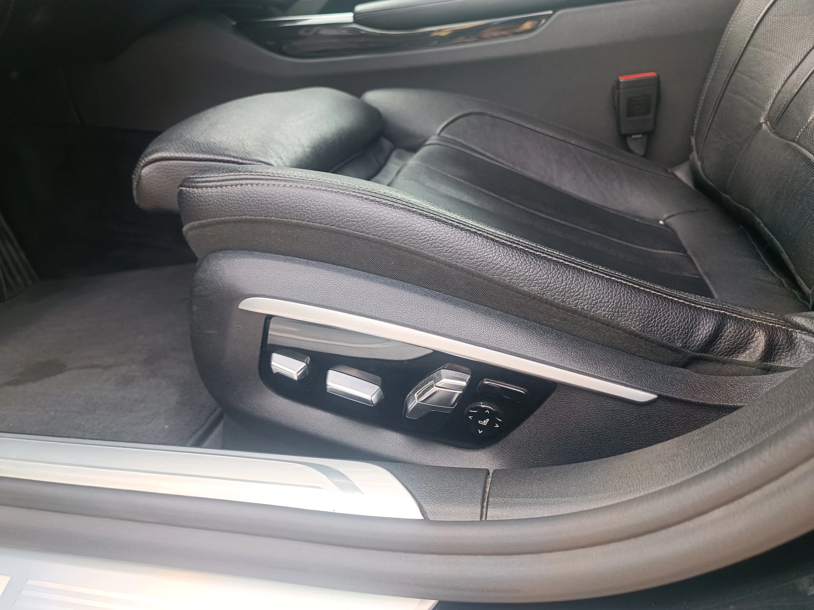 BMW 730 M-Pack/xDrive/ExecutiveDrivePRO/Laser/HUD/360/, снимка 15 - Автомобили и джипове - 56467952