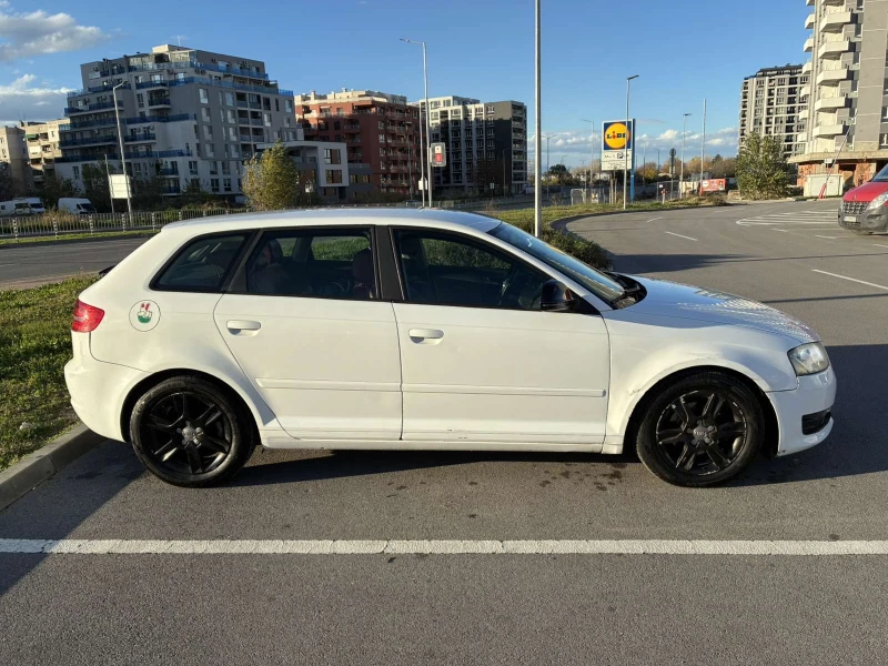 Audi A3 1.9TDi Фейслифт 4 Врати , снимка 5 - Автомобили и джипове - 52242626
