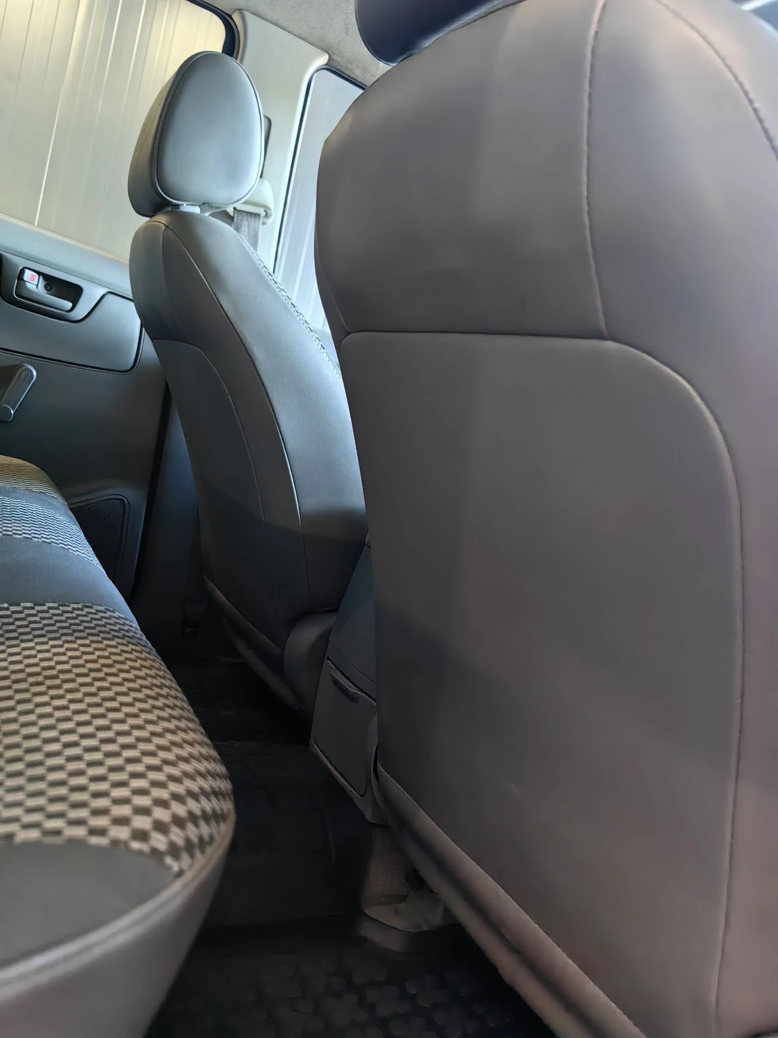 Toyota Hilux 2.5 D4D / N1 / БЛОКАЖ / КЛИМА - изображение 9