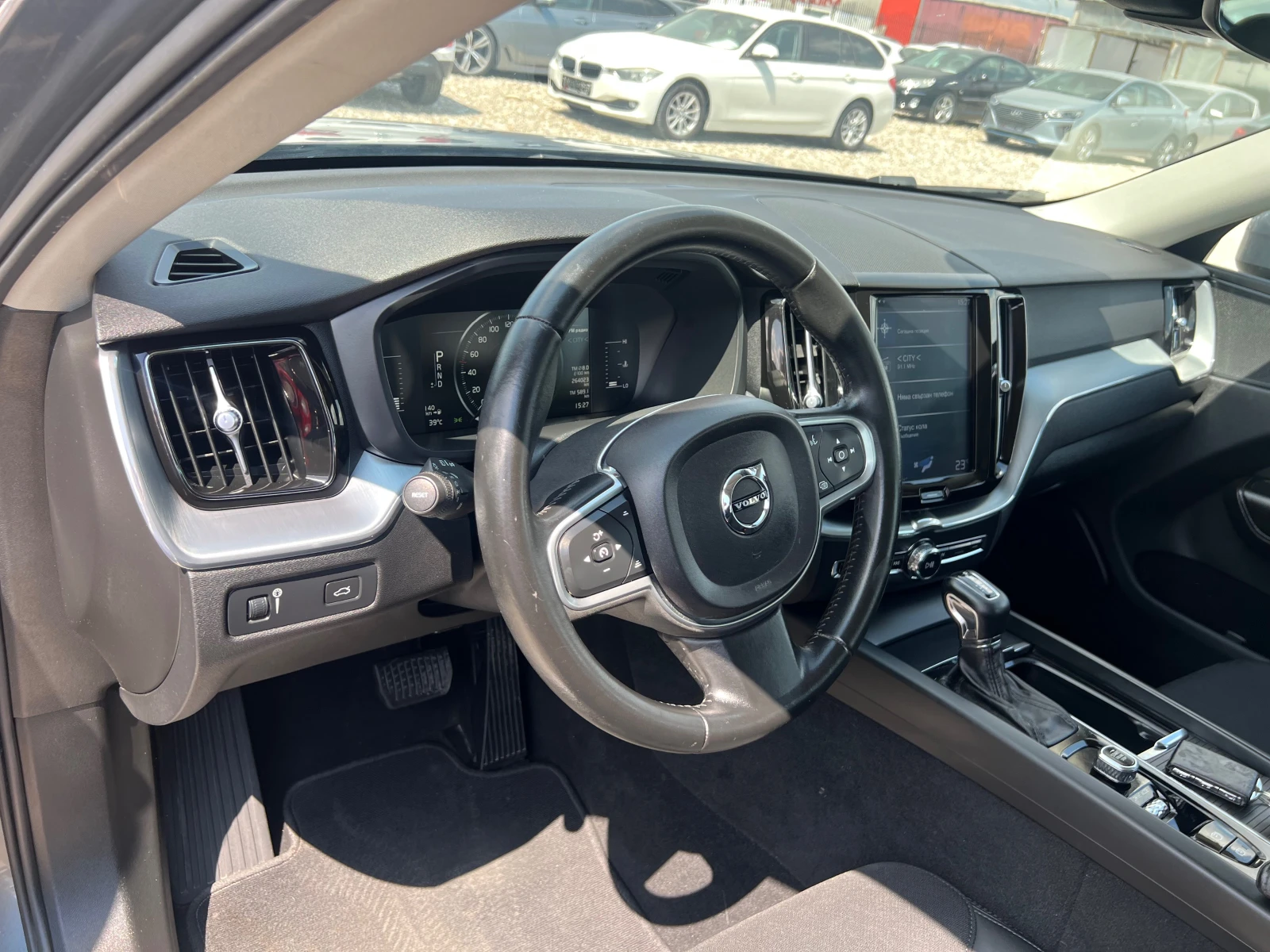 Volvo XC60 2.0 D AWD - изображение 10