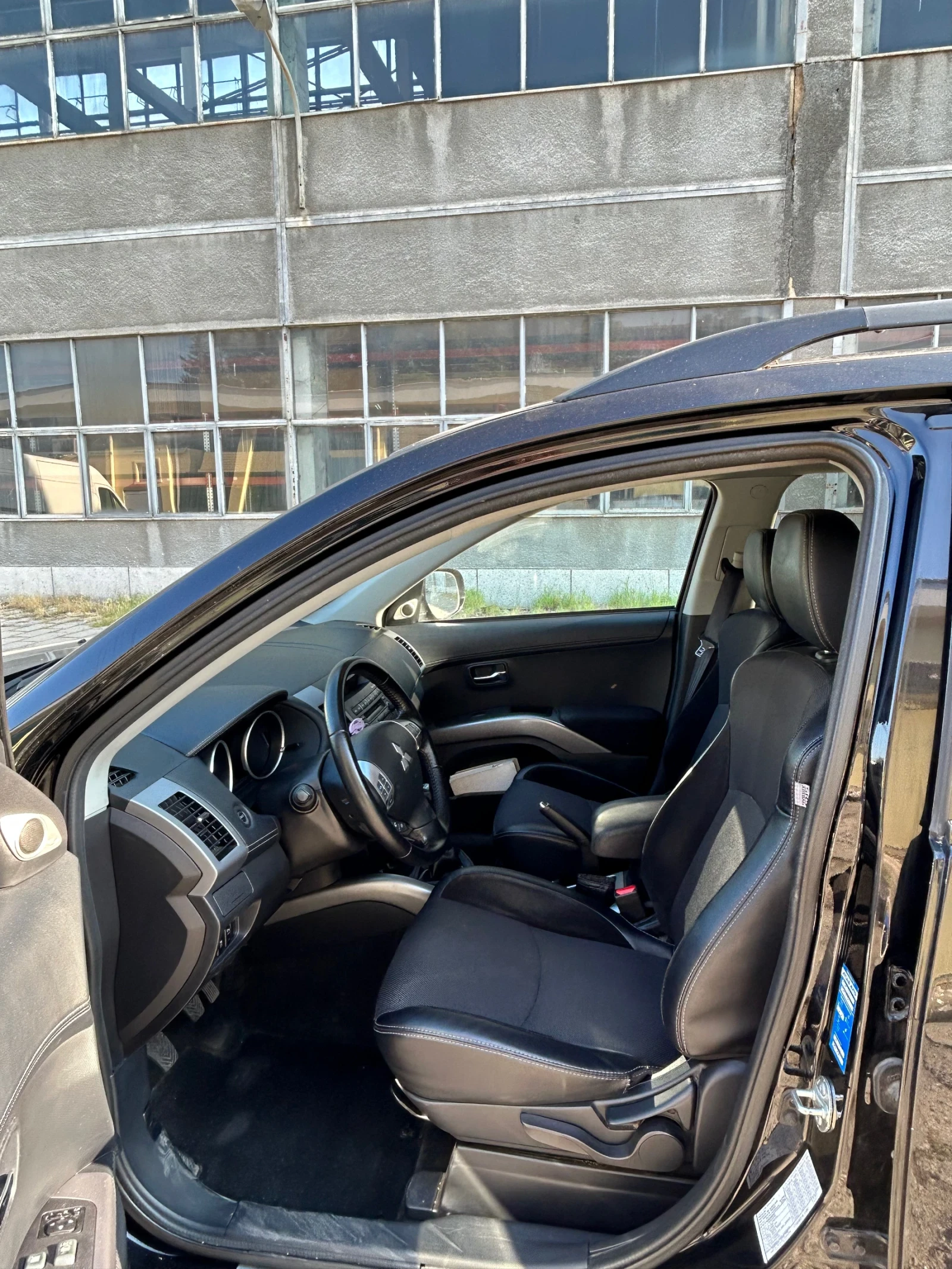 Mitsubishi Outlander 2.2 DI-D 4x4 - изображение 6