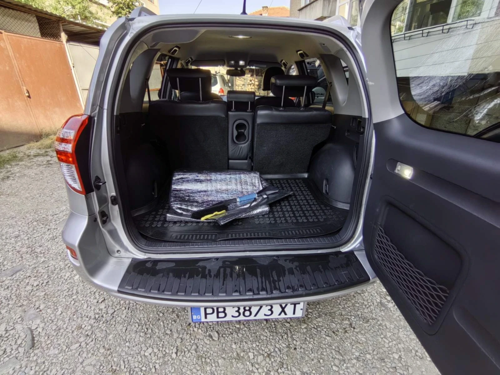 Toyota Rav4 2.2d4d - изображение 6