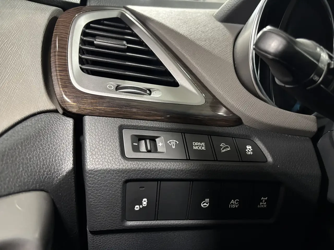 Hyundai Santa fe XL* AWD* 7МЕСТА* ОБДУХ* INFINITY SOUND* PANO* М.ТО - изображение 9