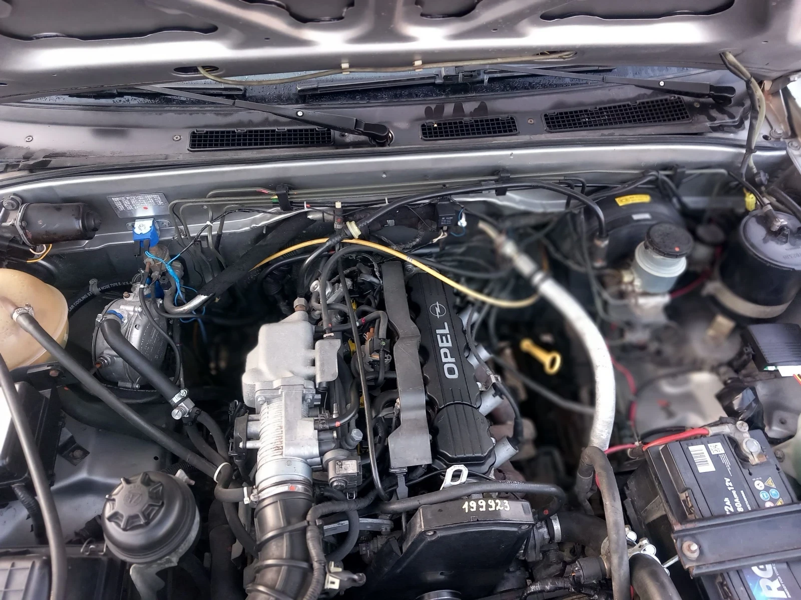 Opel Frontera 2.000, снимка 4 - Автомобили и джипове - 54609095