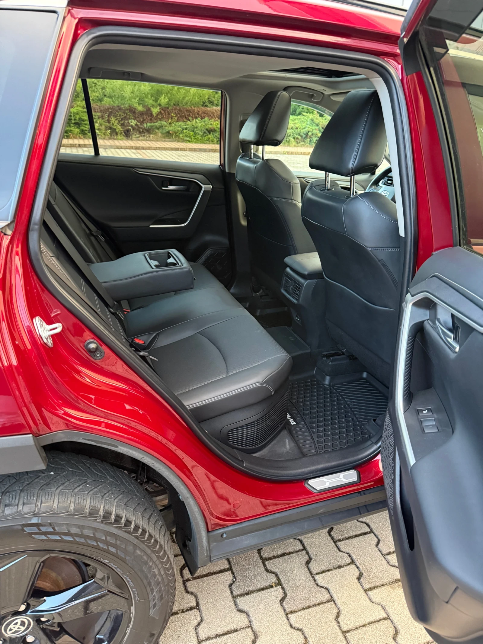 Toyota Rav4 Hybrid LIMITED, снимка 13 - Автомобили и джипове - 54876096