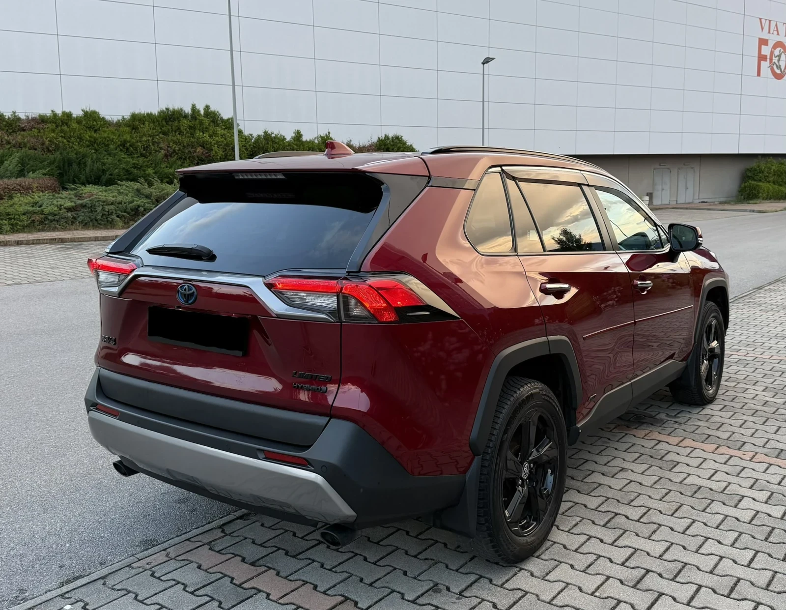 Toyota Rav4 Hybrid LIMITED, снимка 6 - Автомобили и джипове - 54876096