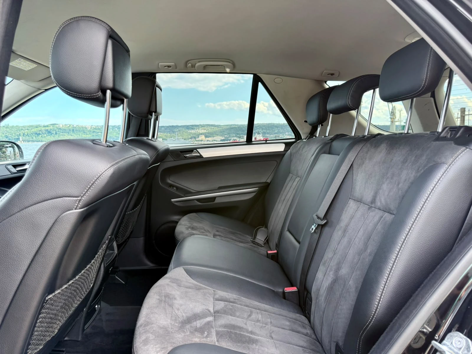 Mercedes-Benz ML 320 4M* Bi-Xenon* Подгрев* , снимка 12 - Автомобили и джипове - 55238167