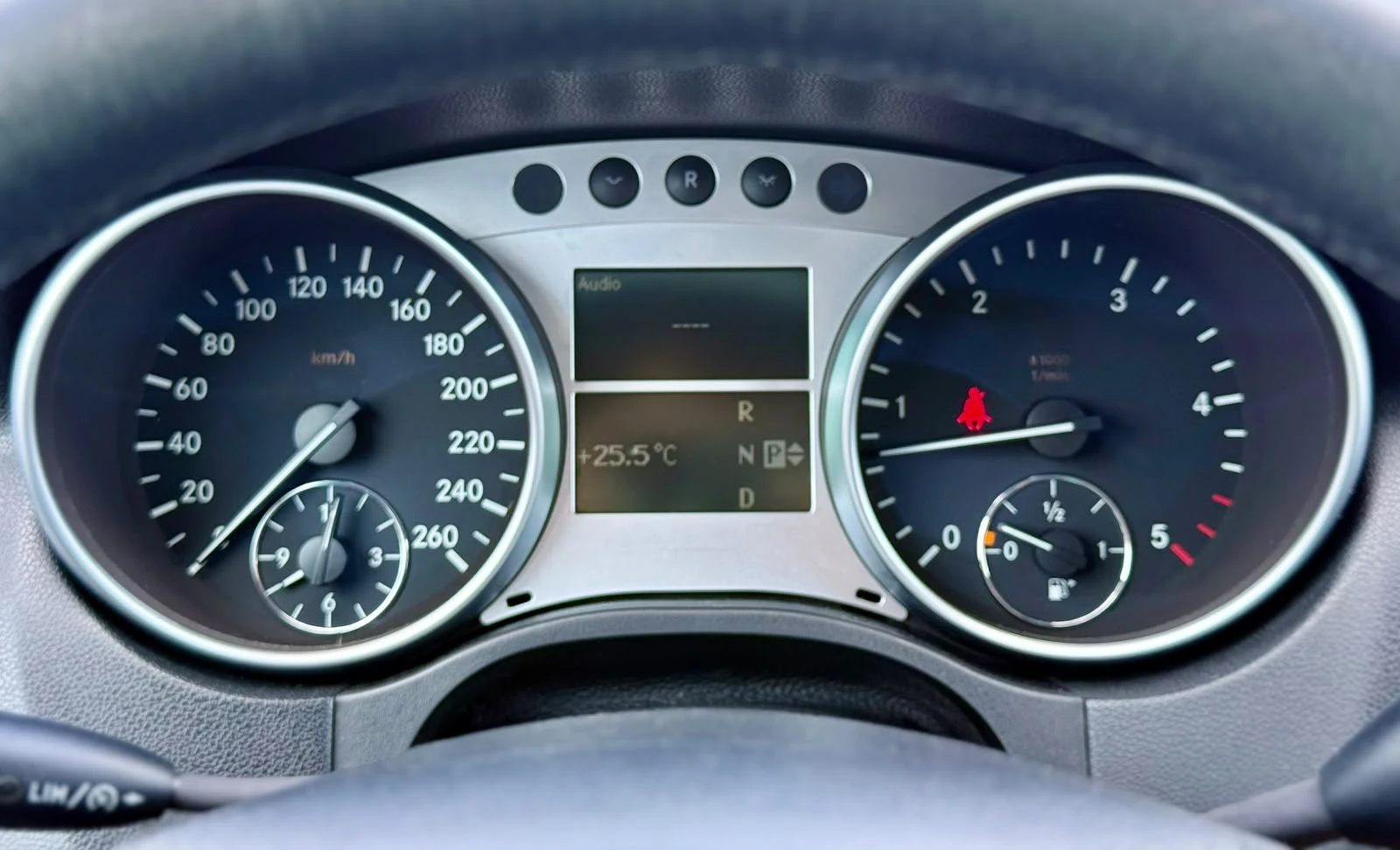 Mercedes-Benz ML 320 4M* Bi-Xenon* Подгрев* , снимка 11 - Автомобили и джипове - 55238167