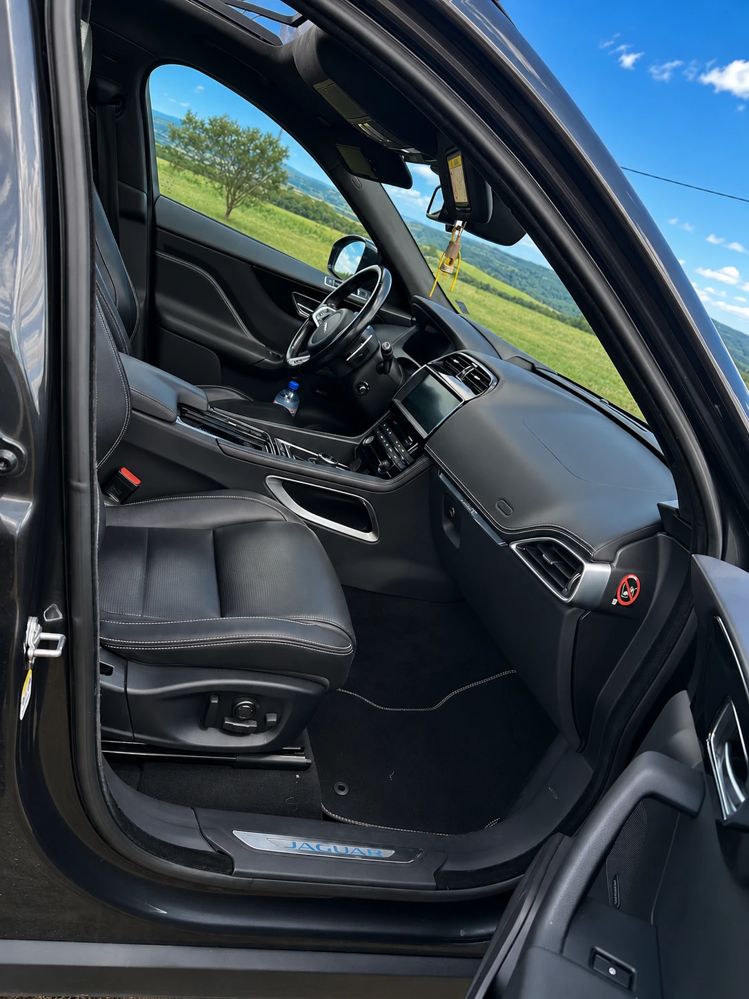 Jaguar F-PACE 3.0d R-Sport , снимка 13 - Автомобили и джипове - 55647541