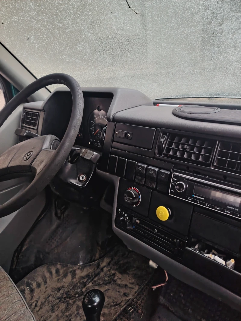 VW Transporter Бордови 5+ 1 Най дълга и товарна база, снимка 5 - Бусове и автобуси - 52897876