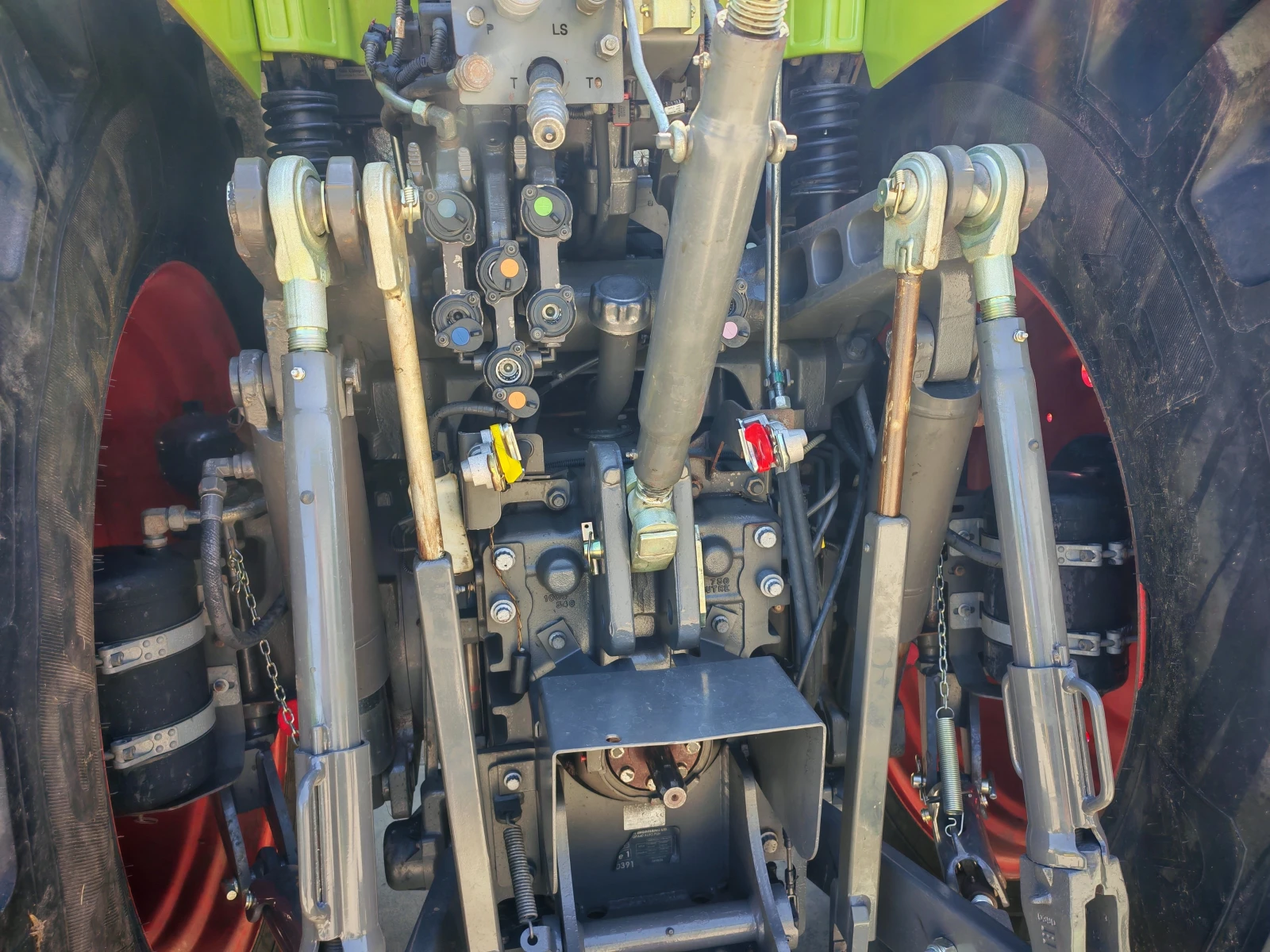 Трактор Claas Axion 840 Cebis лизинг с първоначална вноска 20% - изображение 8