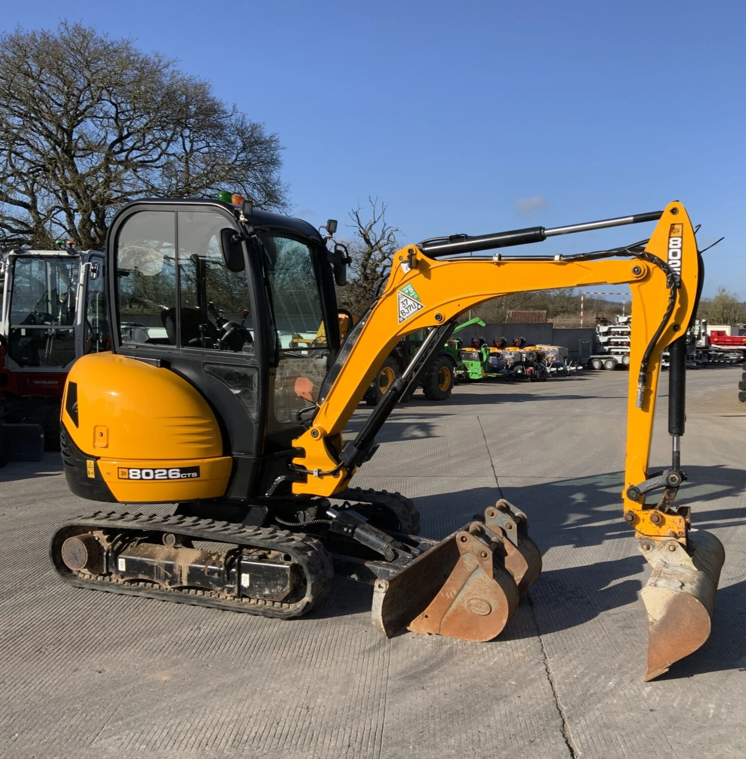 Багер JCB 8026 лизинг с първоначална вноска 20 %