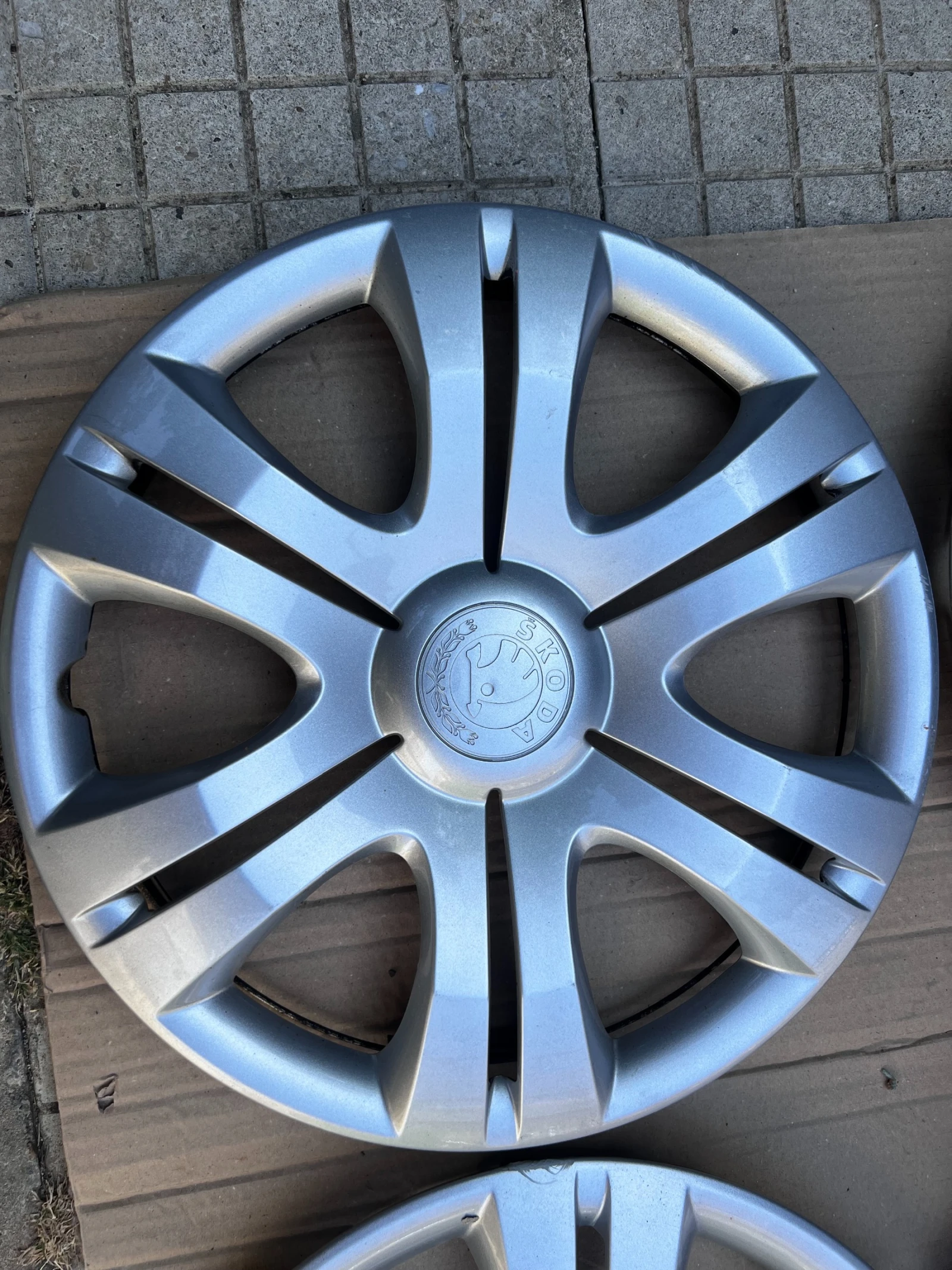 Гуми с джанти Pirelli 185/55R15, снимка 7 - Гуми и джанти - 56181255