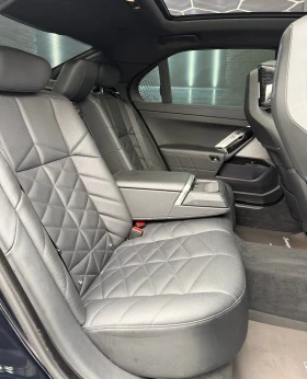 BMW 740 XDrive M-Packet FULL, снимка 17