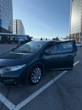 Honda Civic 1.8 i-VTEC , снимка 4 - Автомобили и джипове - 53664443