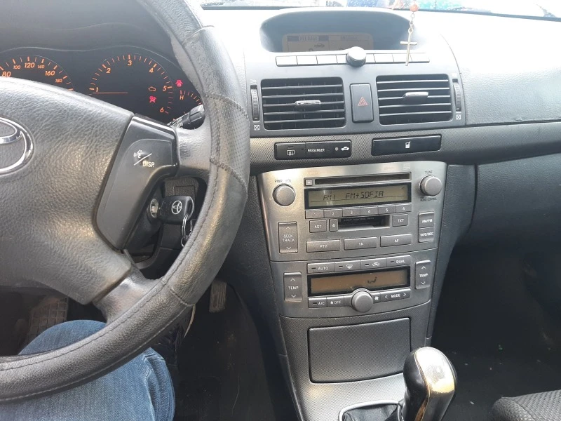 Toyota Avensis 2.0D тип 1CD FTV, снимка 12 - Автомобили и джипове - 39949336