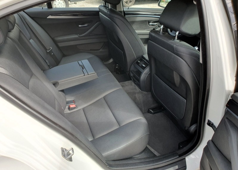 BMW 520 xDrive Facelift, снимка 13 - Автомобили и джипове - 46173144