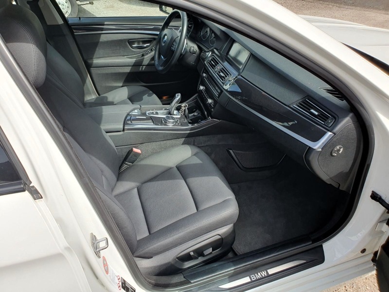 BMW 520 xDrive Facelift, снимка 12 - Автомобили и джипове - 46173144