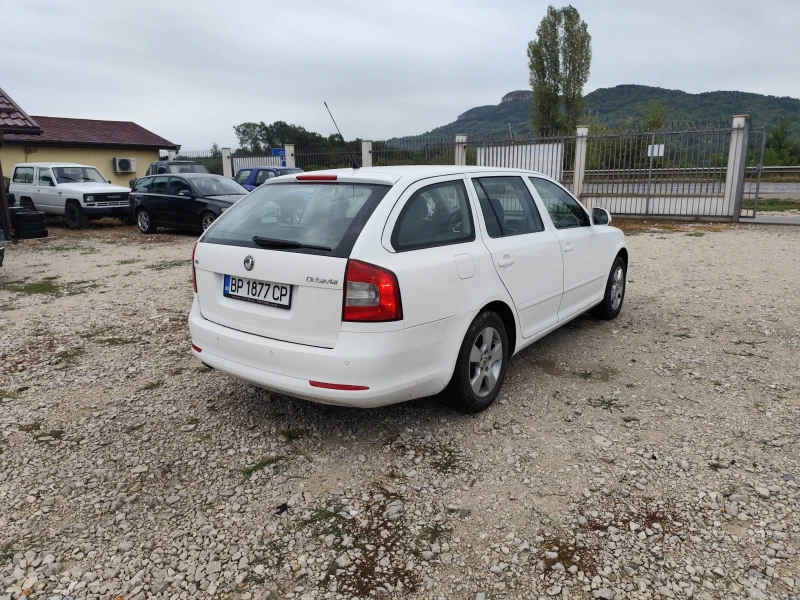 Skoda Octavia 1.6 дизел Германия, снимка 5 - Автомобили и джипове - 47238463