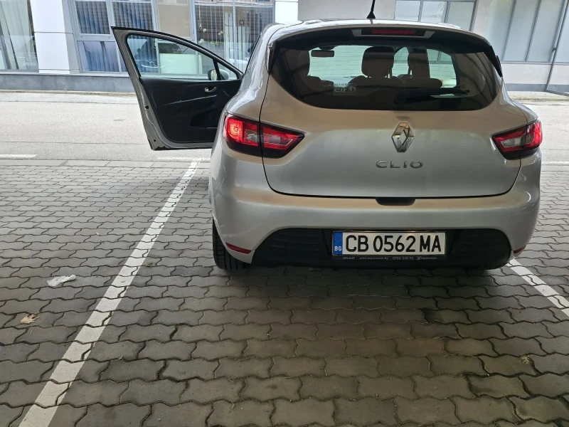 Renault Clio, снимка 8 - Автомобили и джипове - 47320536