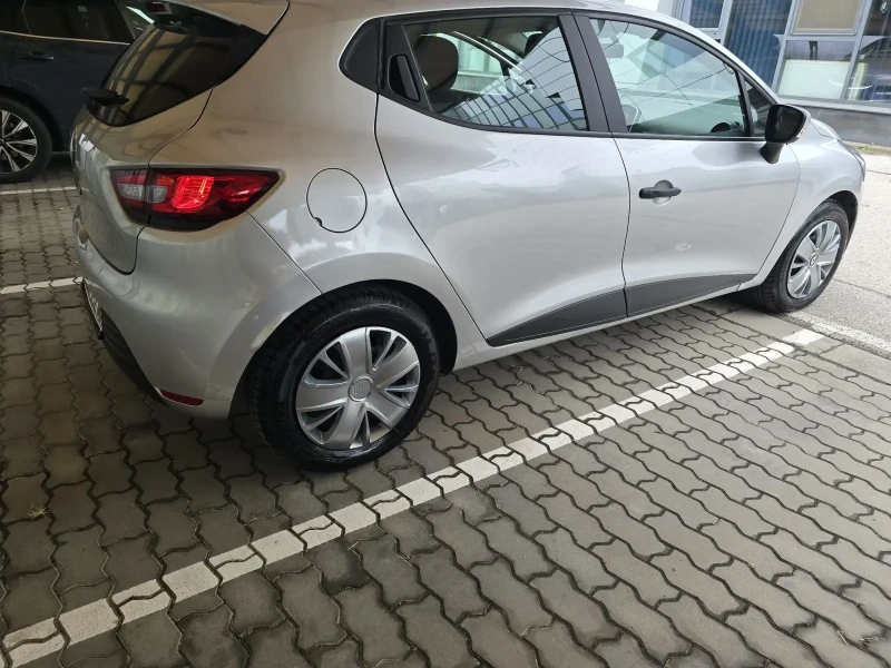 Renault Clio, снимка 10 - Автомобили и джипове - 47320536