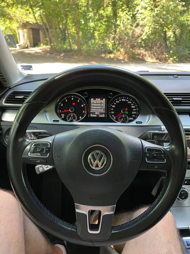 VW Passat, снимка 14 - Автомобили и джипове - 48852807