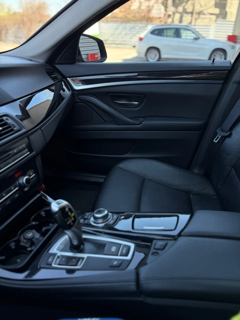 BMW 520 Keyless - Panorama - Distronic, снимка 12 - Автомобили и джипове - 52594566