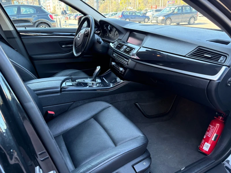BMW 520 Keyless - Panorama - Distronic, снимка 16 - Автомобили и джипове - 52594566