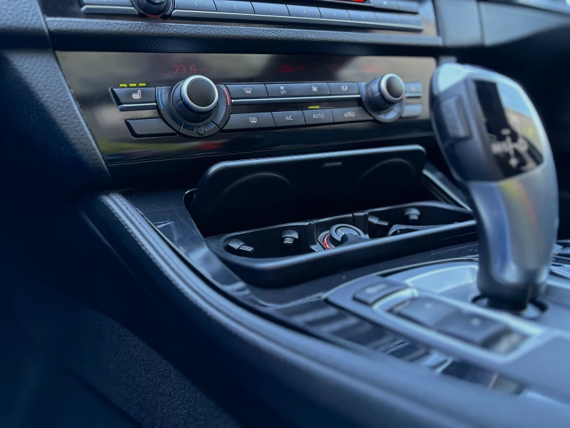 BMW 520 Keyless - Panorama - Distronic, снимка 10 - Автомобили и джипове - 52594566