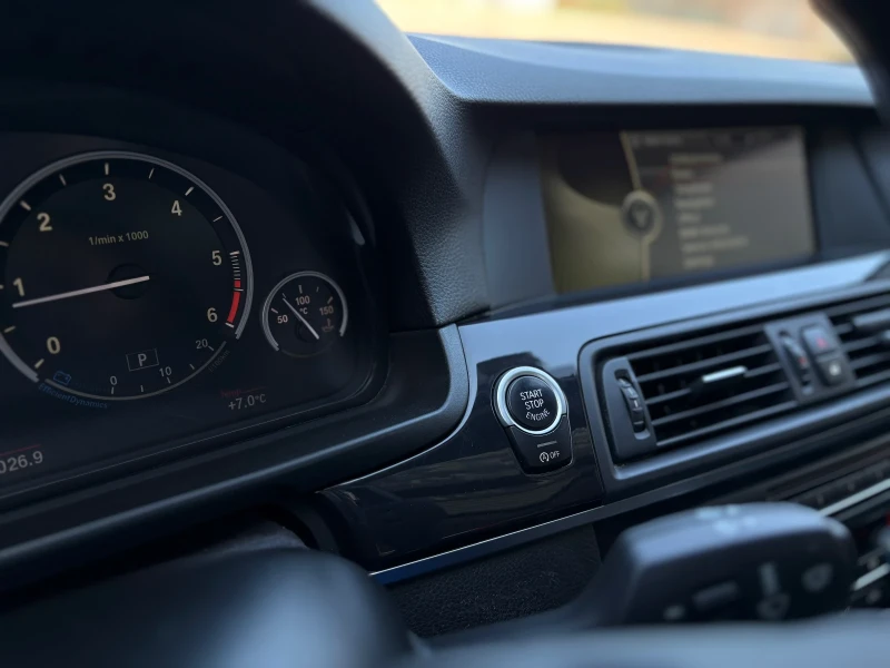 BMW 520 Keyless - Panorama - Distronic, снимка 14 - Автомобили и джипове - 52594566