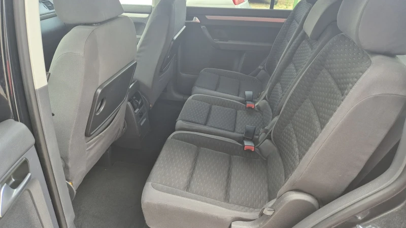 VW Touran 2.0TDI 140к.с Автомат ВММ, снимка 13 - Автомобили и джипове - 51496965