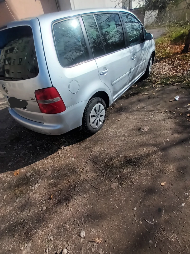 VW Touran, снимка 3 - Автомобили и джипове - 52964836