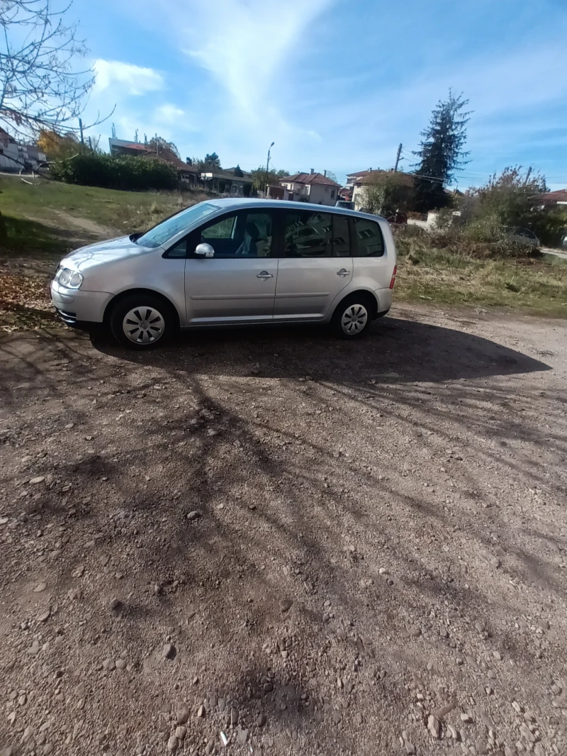 VW Touran, снимка 4 - Автомобили и джипове - 52964836